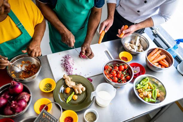 Halla’s Kitchen is a food hub where we connect & collaborate with the greater community through our food journey.